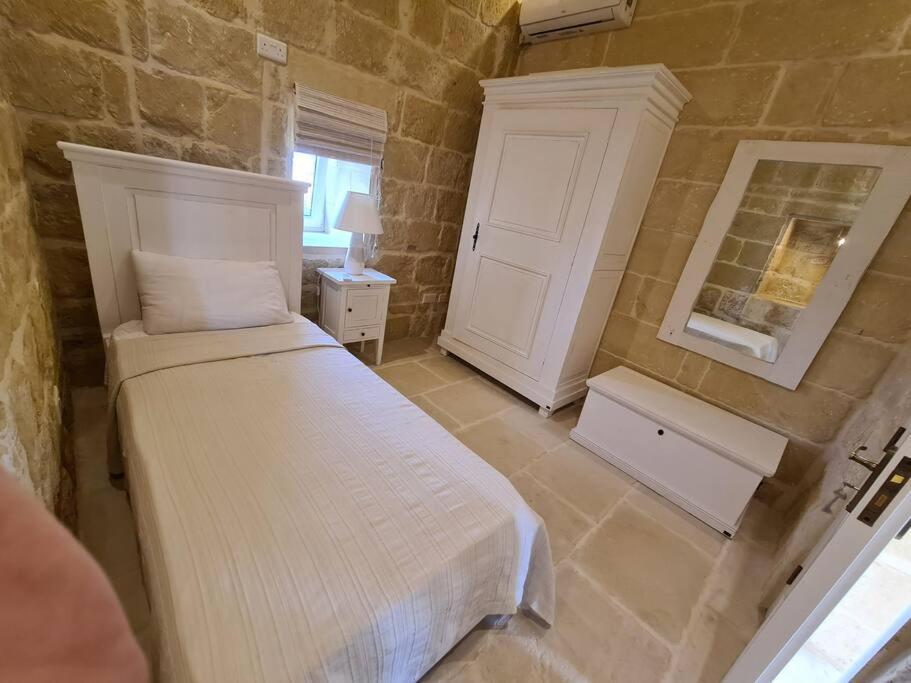 Farmhouse Villa With Large Pool And Garden In Gozo Għarb Exteriör bild