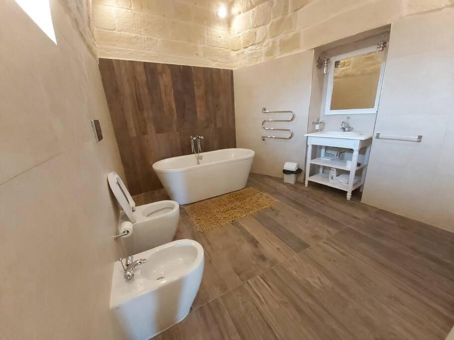 Farmhouse Villa With Large Pool And Garden In Gozo Għarb Exteriör bild